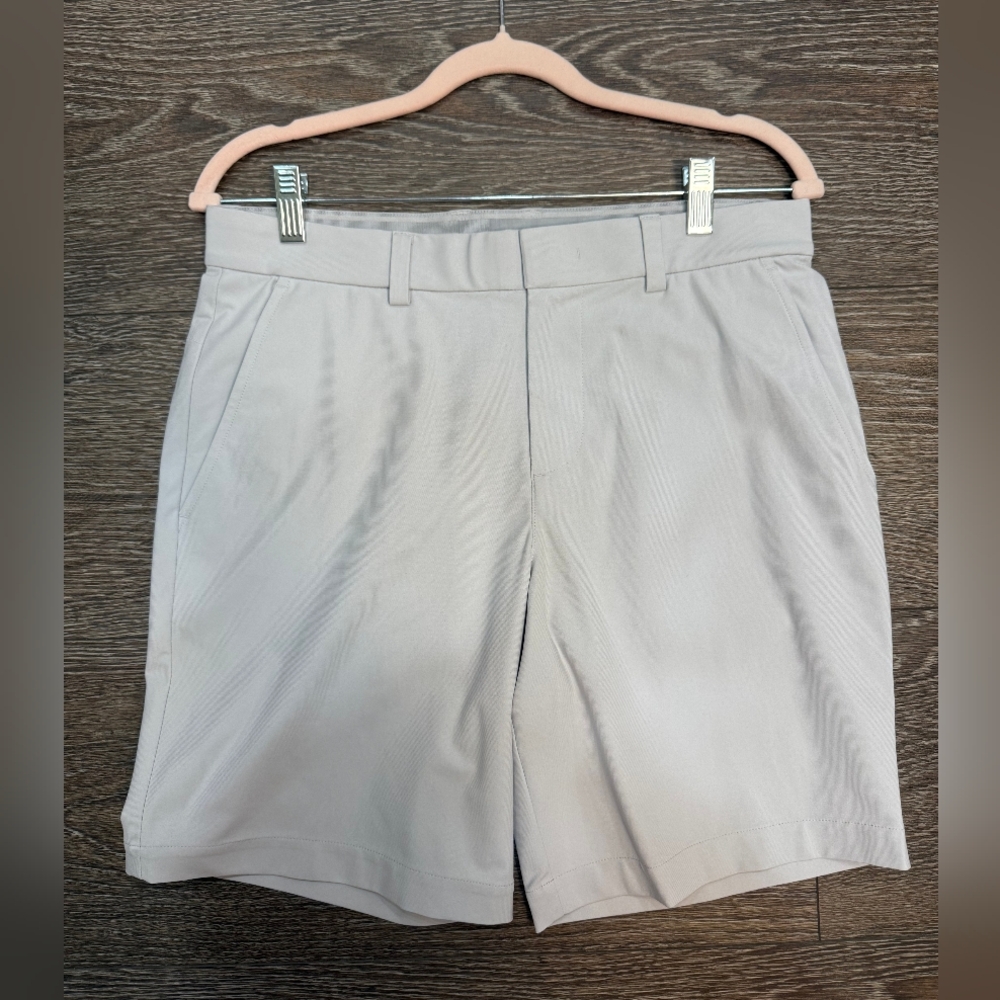G/FORE Pale Grey Shorts 30 Inch